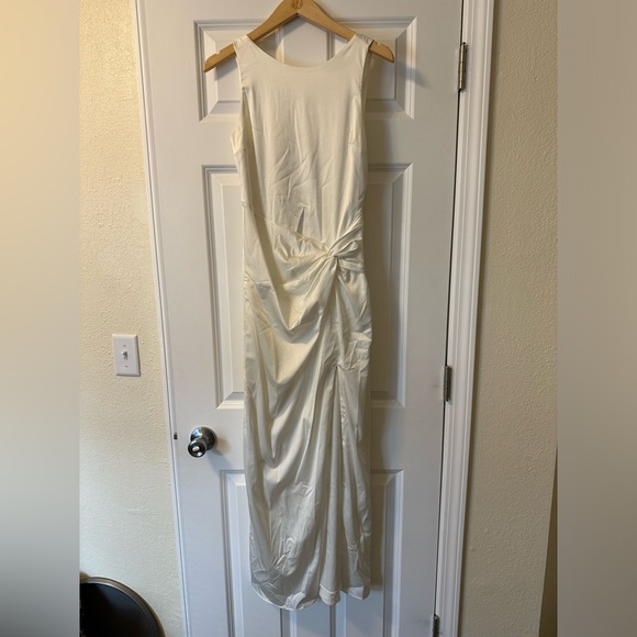 Abercrombie & Fitch White Maxi Dress - Picture 6 of 12